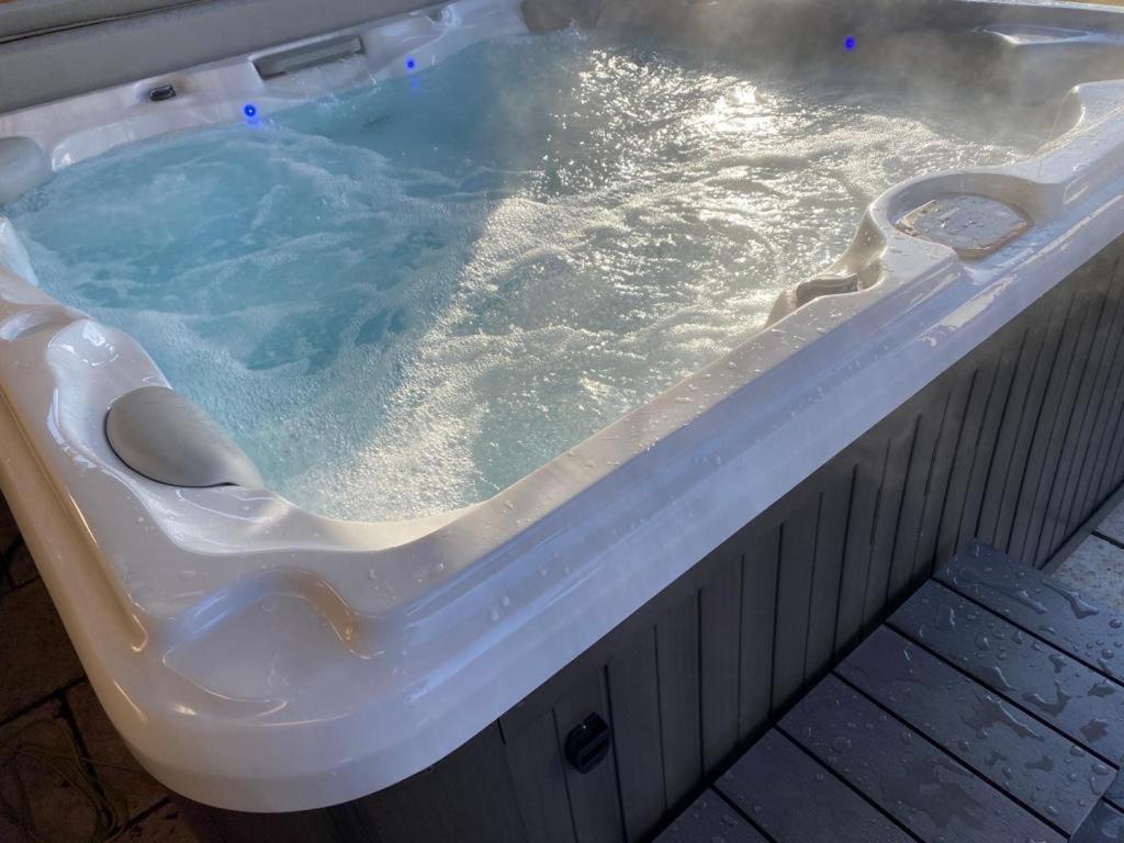 Alpenblick Nahe Muenchen Mit Outdoor Whirlpool - 21 Min Von Muenchen Mit Zug Assling Exterior photo